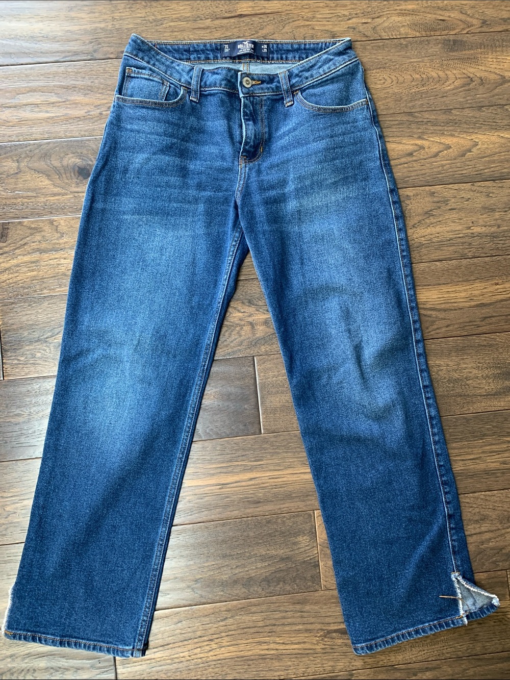 Hollister Vintage Stylish Dark Blue Straight Denim Jeans. Pre-owned. Size 29x28.